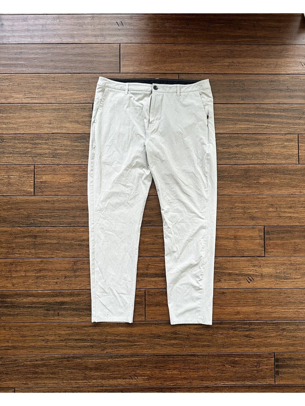 Vuori Aim Pants 38 x 32 Mens Performance Tech Chino
